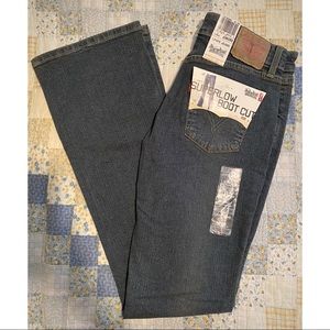 Levi’s 518 Superlow Boot Cut Jeans NWT. Size 3
